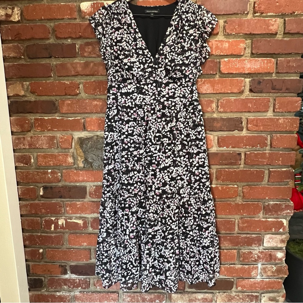 Banana Republic women's‎ ruffled midi dress black floral pink dress size 10